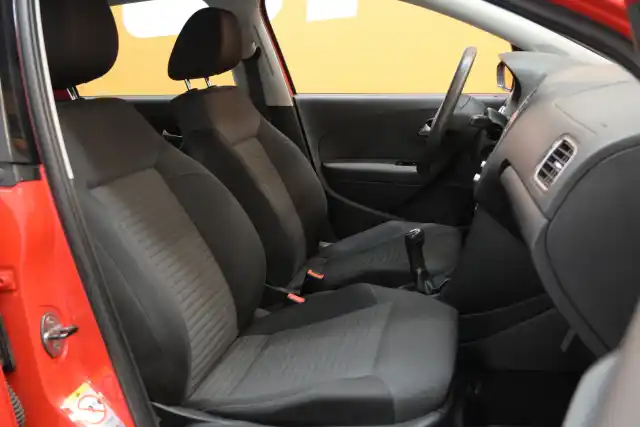 Punainen Viistoperä, Volkswagen Polo – IKO-971