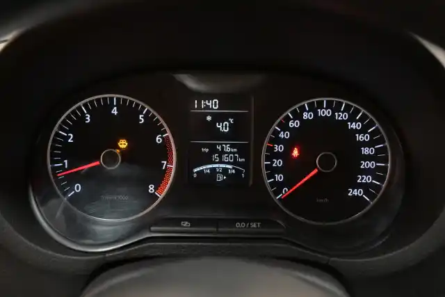 Punainen Viistoperä, Volkswagen Polo – IKO-971