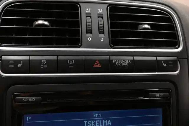 Punainen Viistoperä, Volkswagen Polo – IKO-971