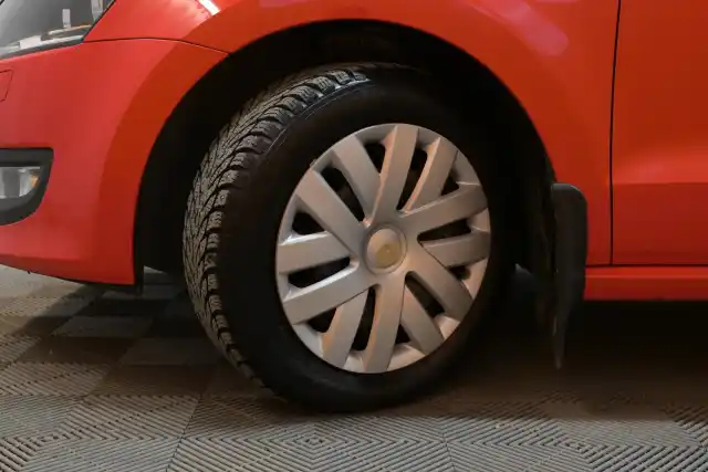 Punainen Viistoperä, Volkswagen Polo – IKO-971