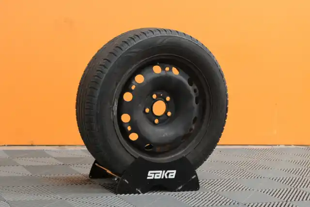 Punainen Viistoperä, Volkswagen Polo – IKO-971