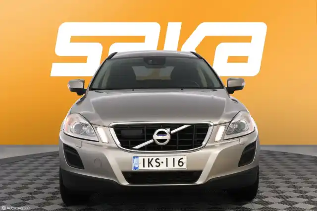 Ruskea (beige) Maastoauto, Volvo XC60 – IKS-116