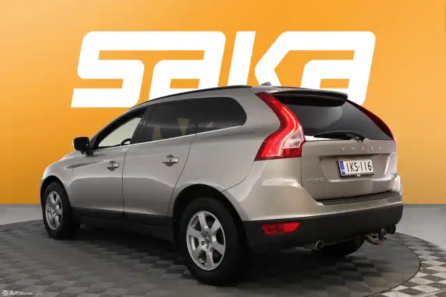 Ruskea (beige) Maastoauto, Volvo XC60 – IKS-116