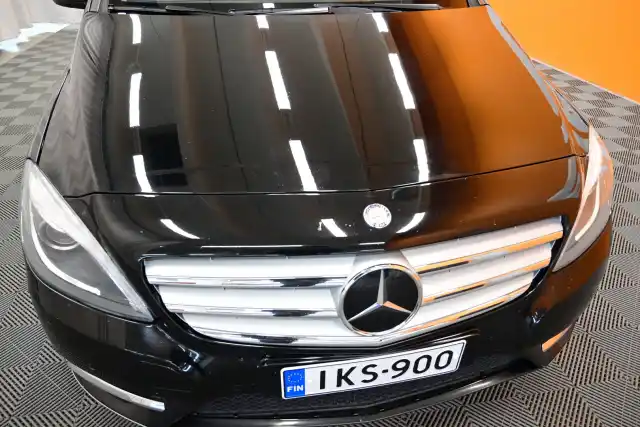 Musta Tila-auto, Mercedes-Benz B – IKS-900