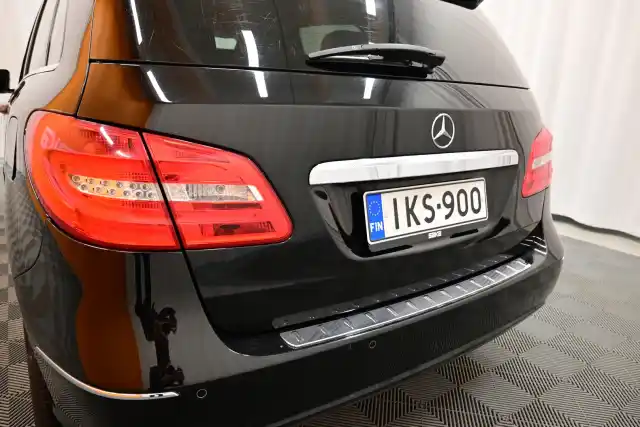 Musta Tila-auto, Mercedes-Benz B – IKS-900