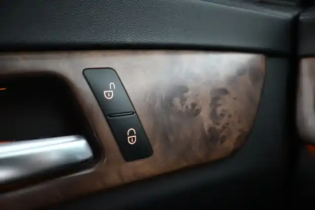 Harmaa Farmari, Mercedes-Benz CLS – IKT-778