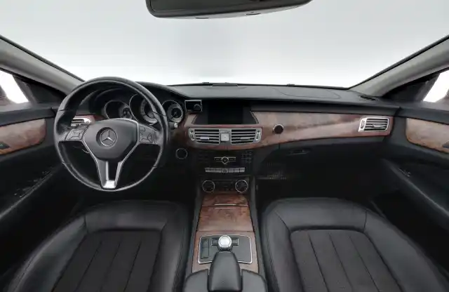 Harmaa Farmari, Mercedes-Benz CLS – IKT-778