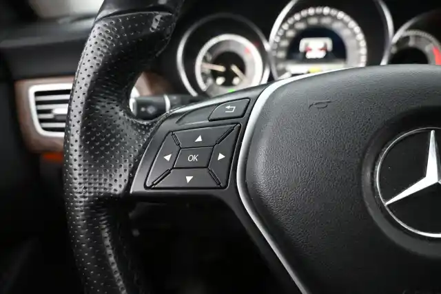 Harmaa Farmari, Mercedes-Benz CLS – IKT-778
