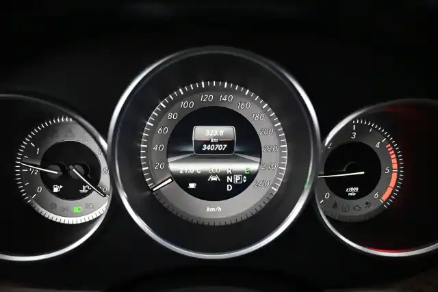Harmaa Farmari, Mercedes-Benz CLS – IKT-778