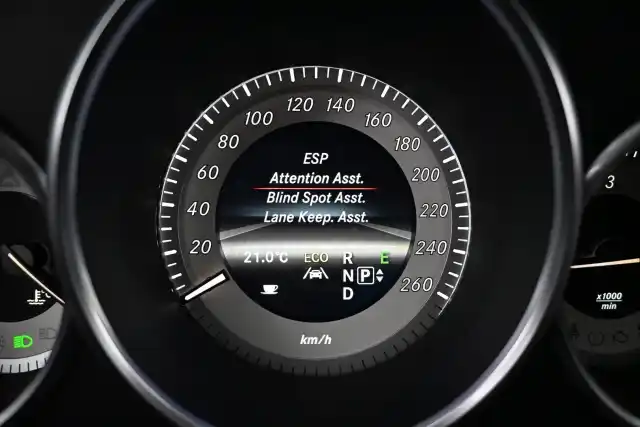Harmaa Farmari, Mercedes-Benz CLS – IKT-778