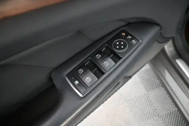 Harmaa Farmari, Mercedes-Benz CLS – IKT-778