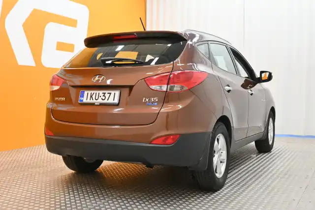 Ruskea Maastoauto, Hyundai ix35 – IKU-371