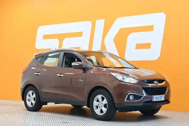 Ruskea Maastoauto, Hyundai ix35 – IKU-371