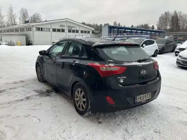 Musta Viistoperä, Hyundai I30 – IKU-973