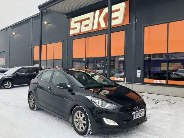 Musta Viistoperä, Hyundai I30 – IKU-973