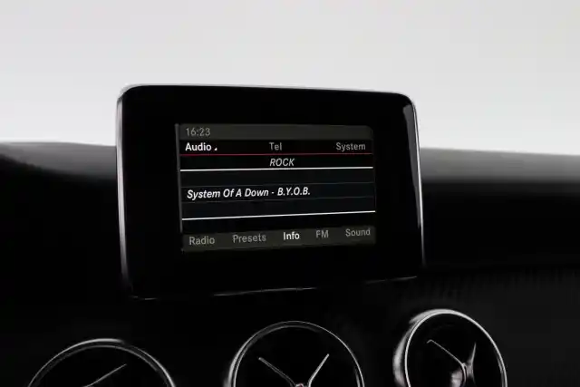 Punainen Viistoperä, Mercedes-Benz A – IKX-974