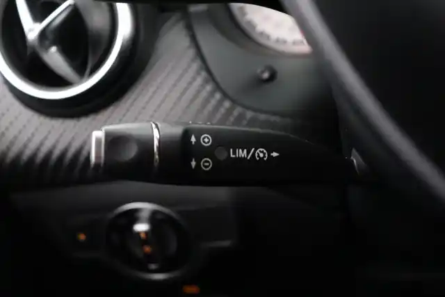 Punainen Viistoperä, Mercedes-Benz A – IKX-974