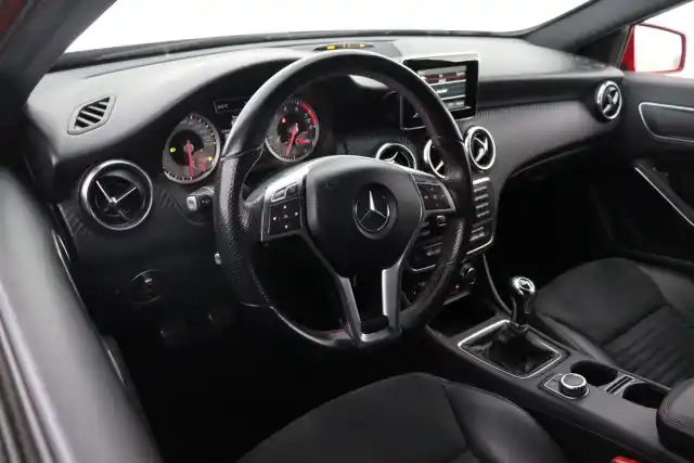 Punainen Viistoperä, Mercedes-Benz A – IKX-974