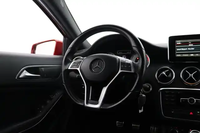 Punainen Viistoperä, Mercedes-Benz A – IKX-974