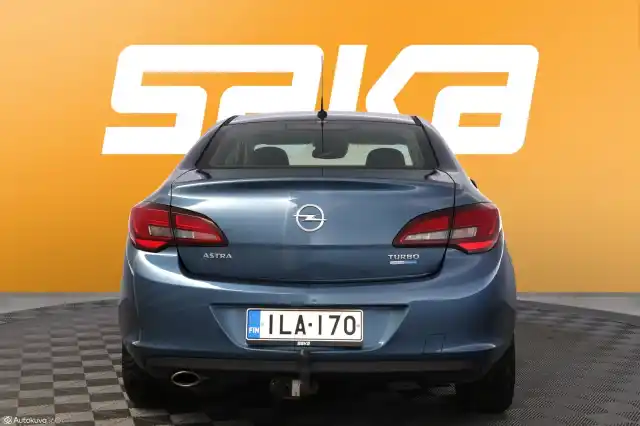 Sininen Sedan, Opel Astra – ILA-170