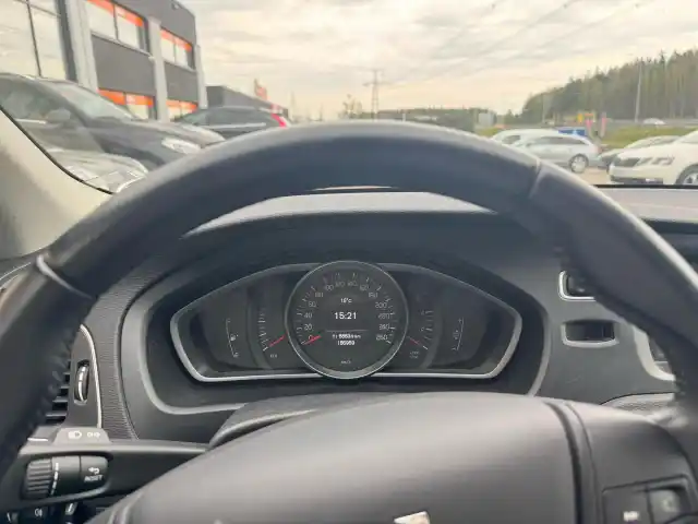 Sininen Viistoperä, Volvo V40 – ILA-364