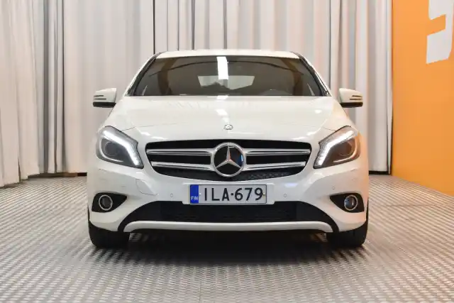 Valkoinen Viistoperä, Mercedes-Benz A – ILA-679