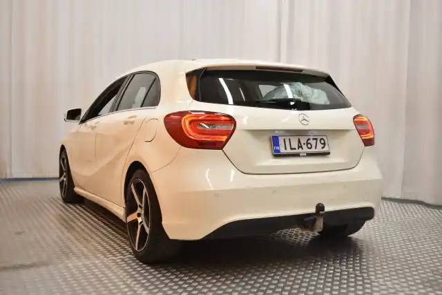 Valkoinen Viistoperä, Mercedes-Benz A – ILA-679