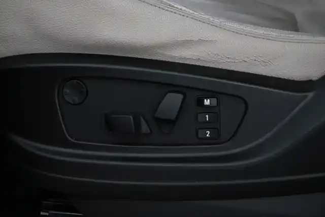 Ruskea (beige) Farmari, BMW X5 – ILB-343