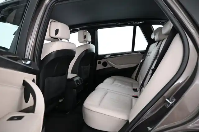 Ruskea (beige) Farmari, BMW X5 – ILB-343
