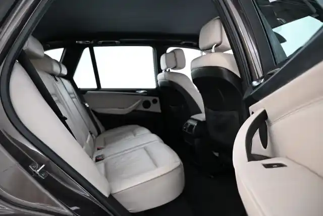 Ruskea (beige) Farmari, BMW X5 – ILB-343