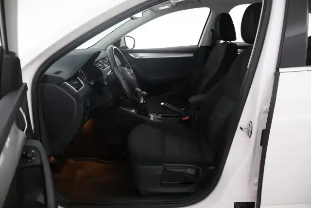 Valkoinen Viistoperä, Skoda Octavia – ILC-290