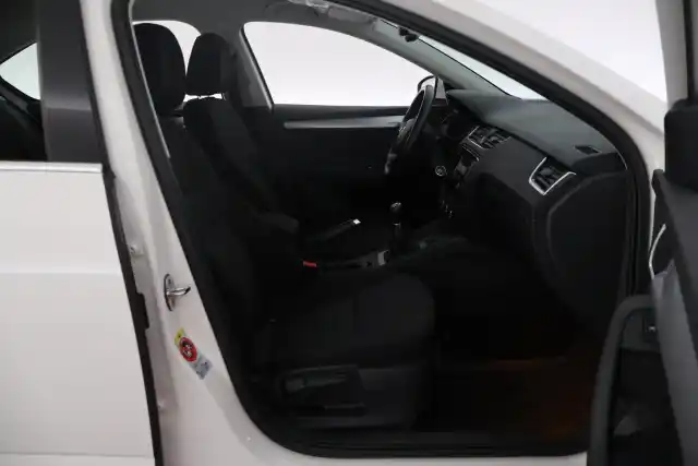Valkoinen Viistoperä, Skoda Octavia – ILC-290