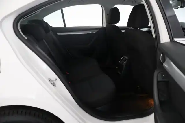 Valkoinen Viistoperä, Skoda Octavia – ILC-290