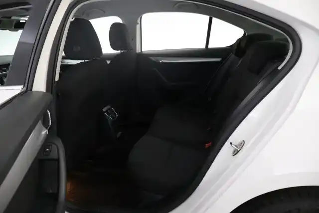 Valkoinen Viistoperä, Skoda Octavia – ILC-290