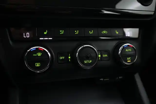 Valkoinen Viistoperä, Skoda Octavia – ILC-290