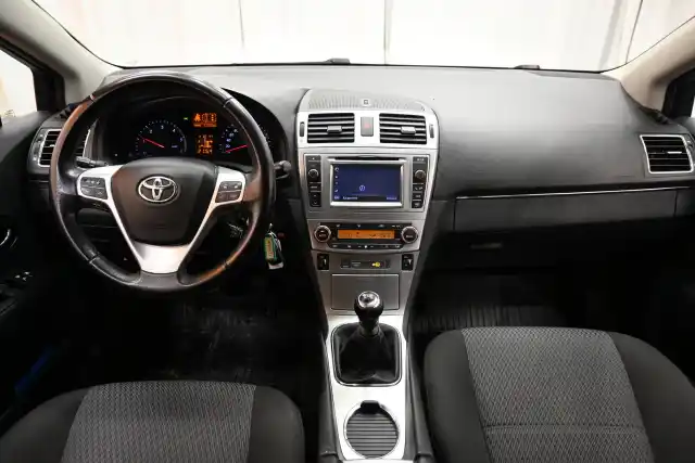 Sininen Farmari, Toyota Avensis – ILE-820