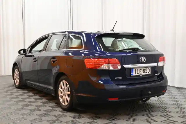 Sininen Farmari, Toyota Avensis – ILE-820