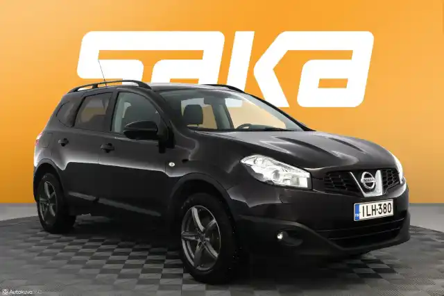 Violetti Maastoauto, Nissan Qashqai+2 – ILH-380