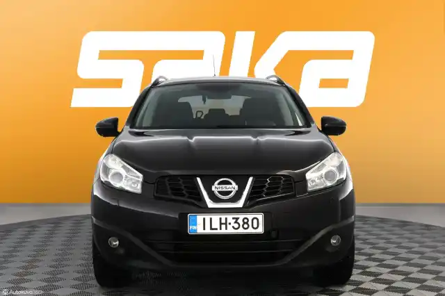 Violetti Maastoauto, Nissan Qashqai+2 – ILH-380