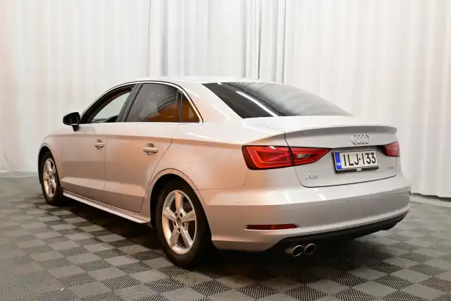 Harmaa Sedan, Audi A3 – ILJ-133