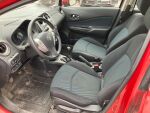 Punainen Viistoperä, Nissan Note – ILJ-664, kuva 3