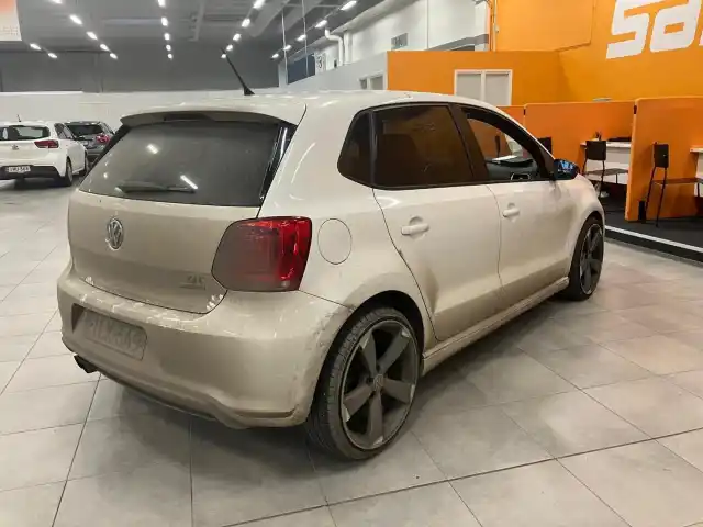 Valkoinen Viistoperä, Volkswagen Polo – ILK-349