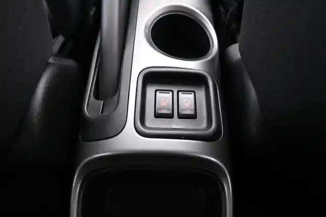 Valkoinen Viistoperä, Nissan Juke – ILL-884