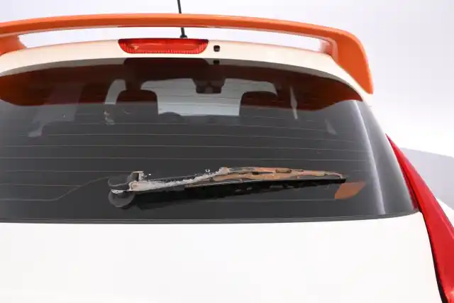 Valkoinen Viistoperä, Nissan Juke – ILL-884