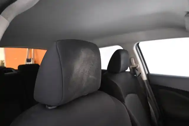 Valkoinen Viistoperä, Nissan Juke – ILL-884