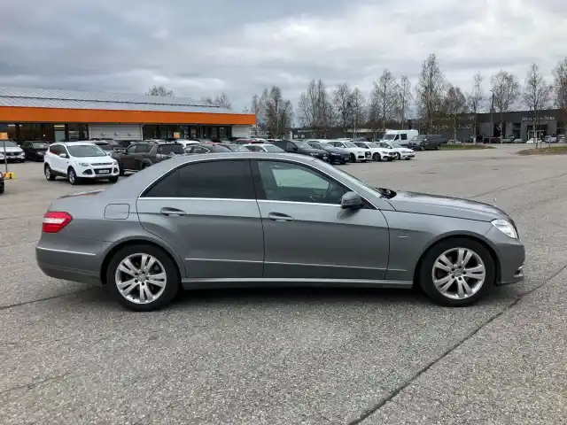 Hopea Sedan, Mercedes-Benz E – ILM-492