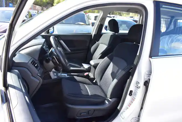 Valkoinen Farmari, Subaru Forester – ILM-832