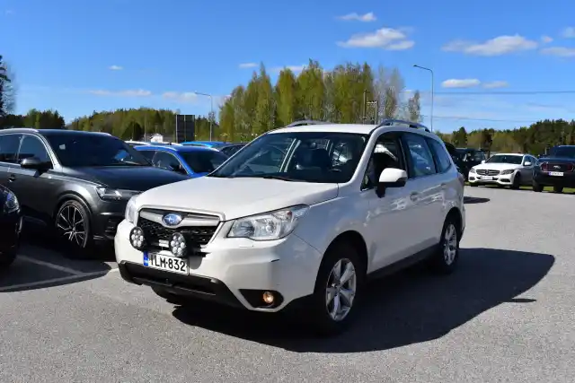 Valkoinen Farmari, Subaru Forester – ILM-832