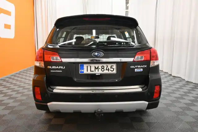 Musta Farmari, Subaru Outback – ILM-845