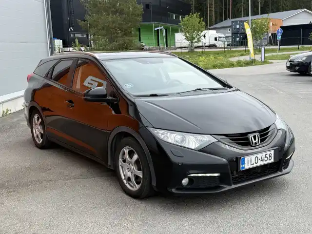 Musta Farmari, Honda Civic – ILO-458